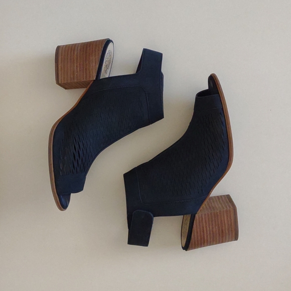 Vince Camuto Dark Navy Blue heels - Picture 3 of 8